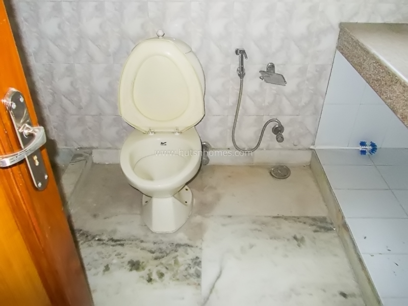 4 BHK Flat For Rent in Defence Colony