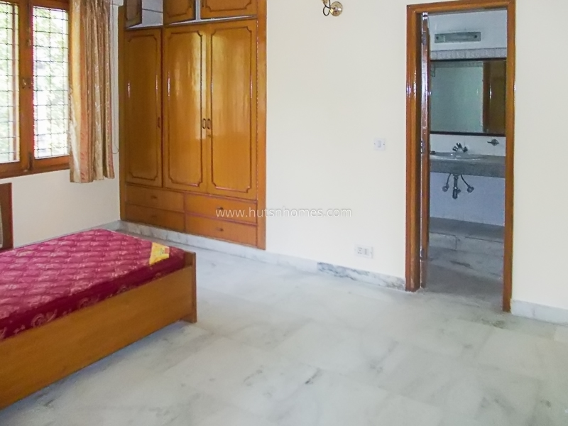4 BHK Flat For Rent in Defence Colony