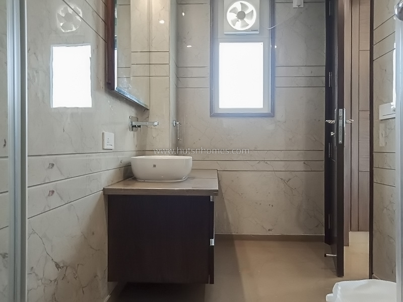 3 BHK Builder Floor For Rent in Vasant Vihar